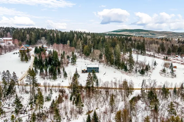 $1,099,000 | 17 Moose Rdg Road, Rangeley, ME 04970