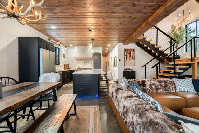 $1,099,000 | 17 Moose Rdg Road, Rangeley, ME 04970