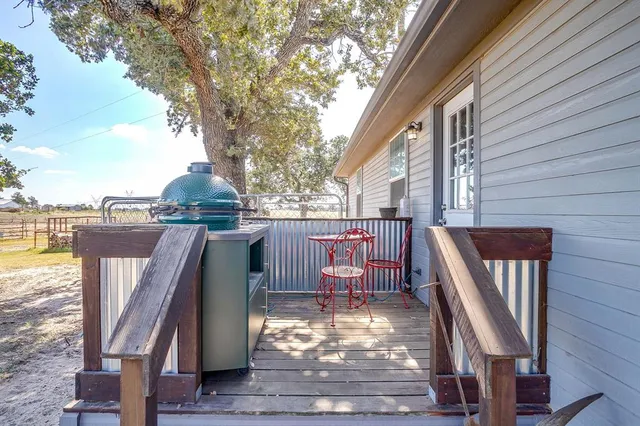 $1,250,000 | 207 Trails End, Poolville, TX 76487