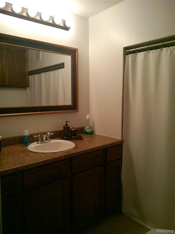 26198 Superior Road Taylor, MI 48180 - Photo 17 of 19 New Bath 2