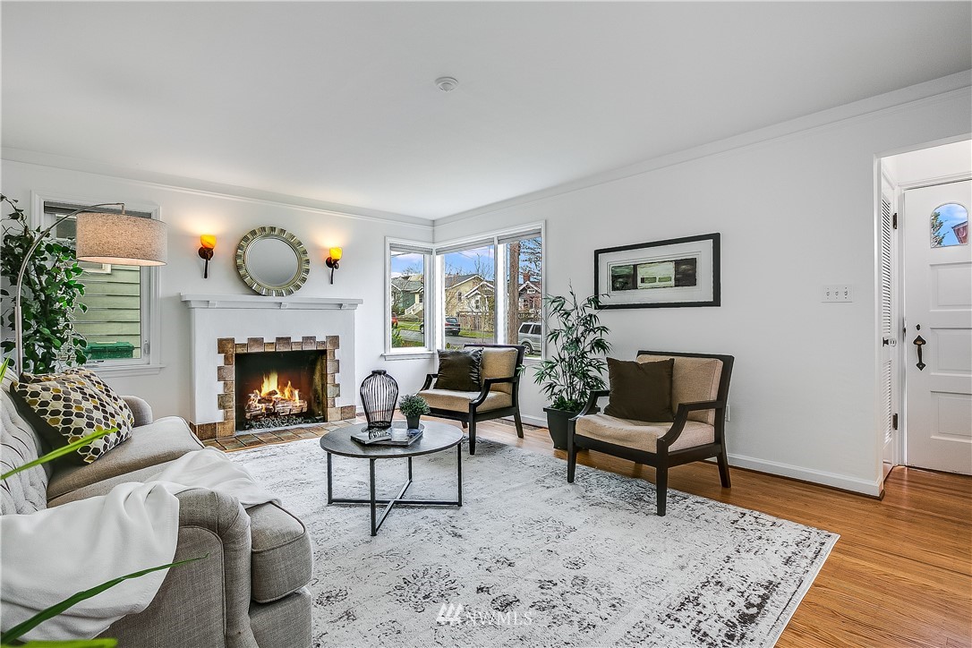 341 North 82nd Street Seattle, WA 98103 - Photo 3 of 16 Gallery Image 3
