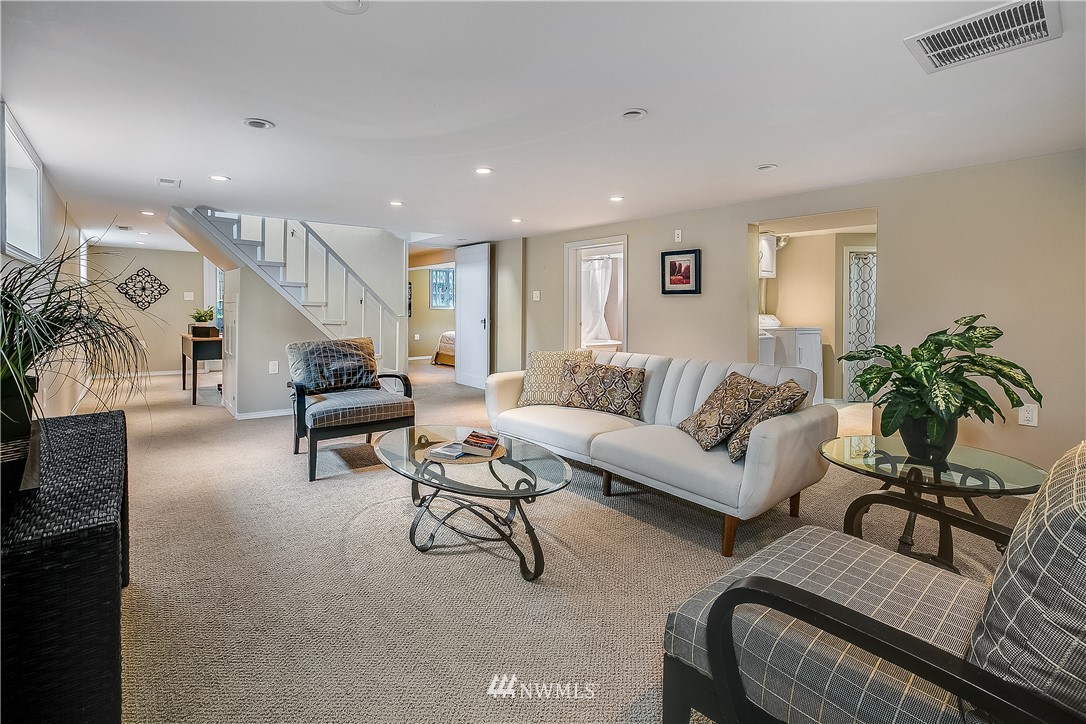 341 North 82nd Street Seattle, WA 98103 - Photo 10 of 16 Gallery Image 10