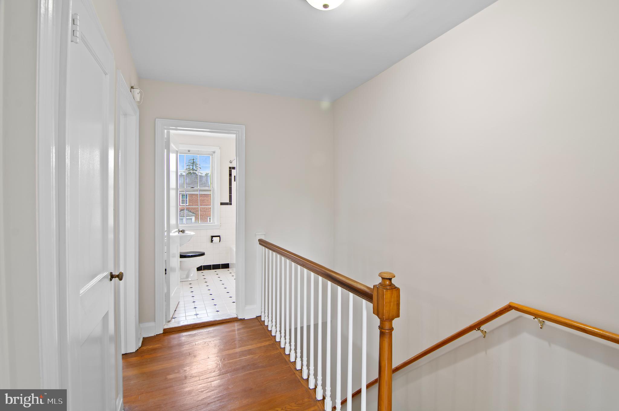 1954 Edgewood Road Towson, MD 21286 - Photo 18 of 34 Second floor hallway