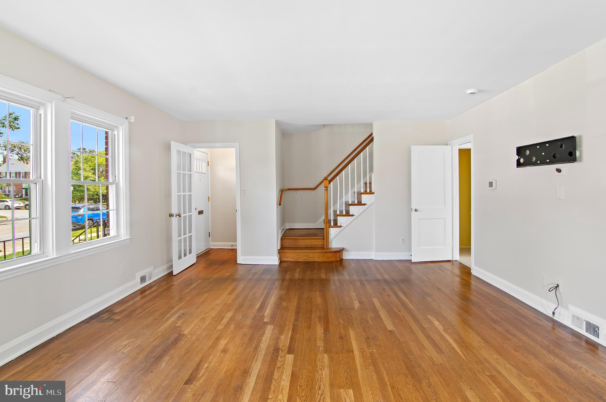 1954 Edgewood Road Towson, MD 21286 - Photo 5 of 34 Natural sunlight!