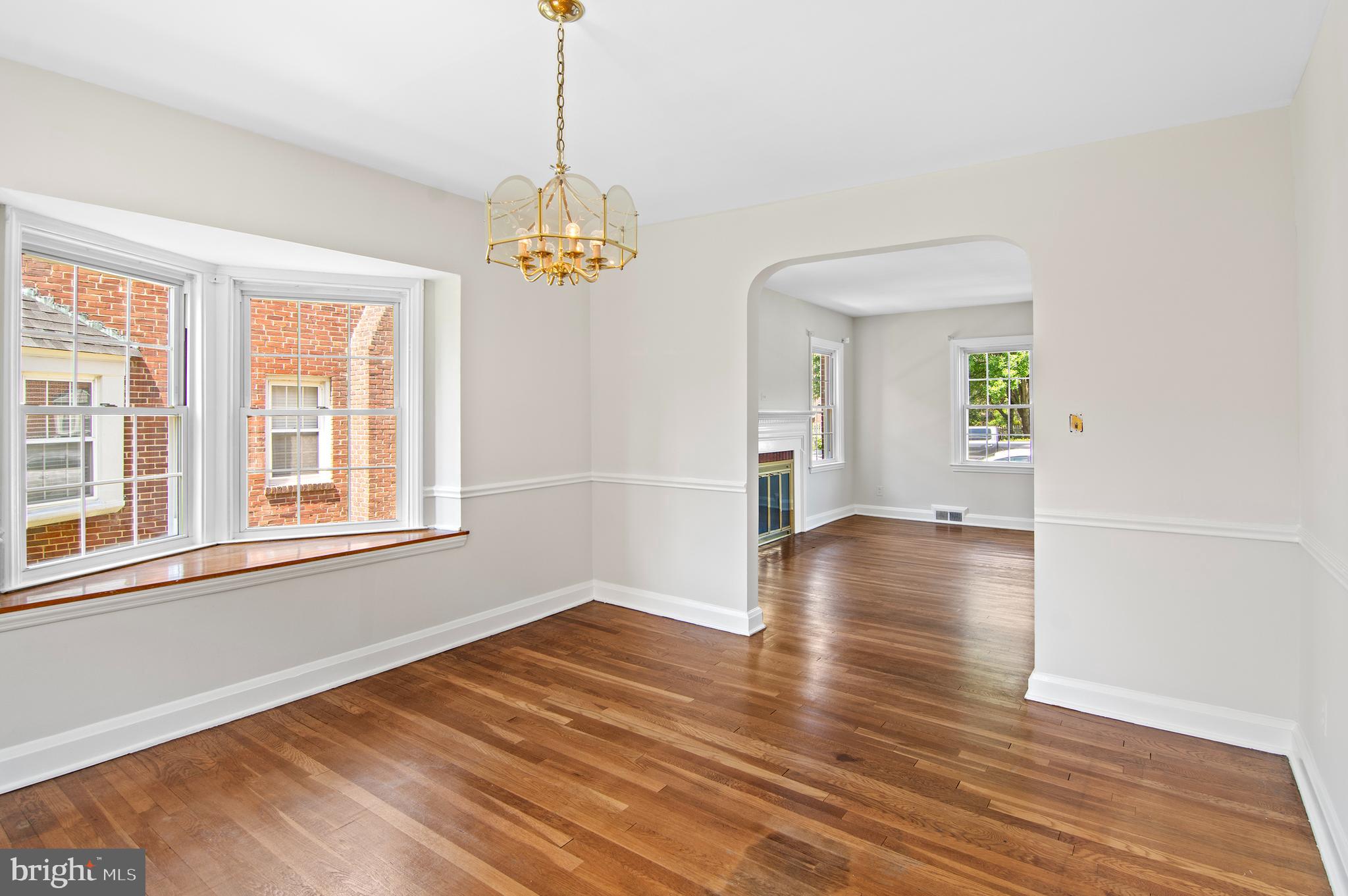 1954 Edgewood Road Towson, MD 21286 - Photo 10 of 34 Large room sizes
