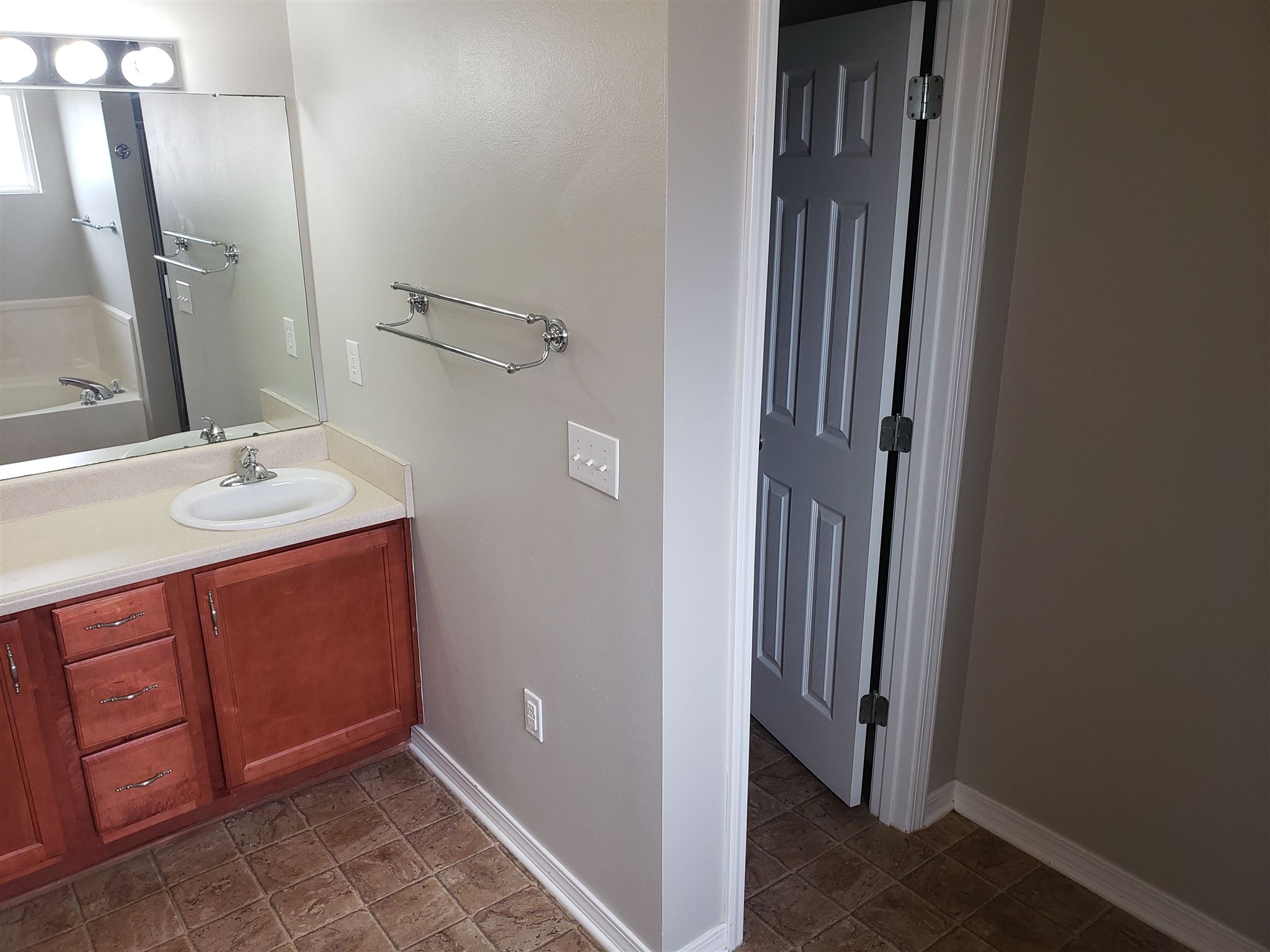 16730 Sugar Loop Foley, AL 36535 - Photo 14 of 25 Master bathroom