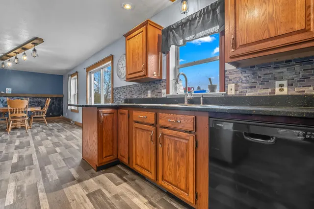 $279,900 | 7534 Robins Road, Hillsdale, MI 49242