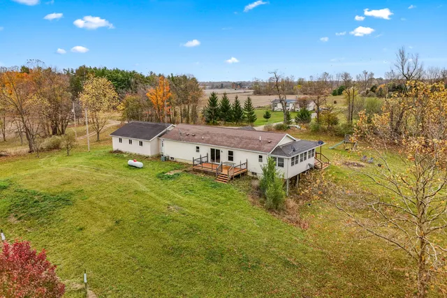 $279,900 | 7534 Robins Road, Hillsdale, MI 49242