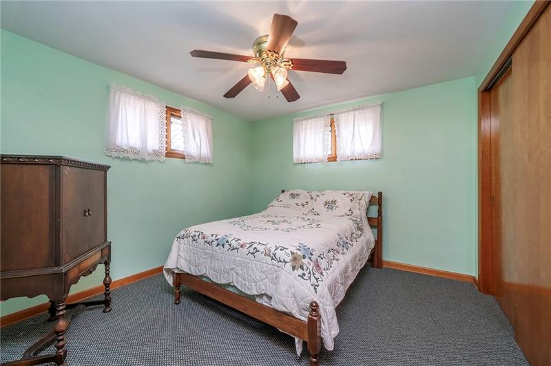 1727 Hassam Road Coraopolis, PA 15108 - Photo 14 of 22 Gallery Image 14
