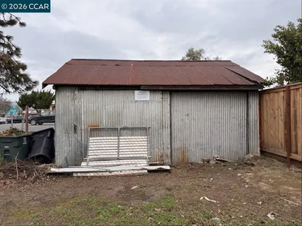 $300,000 | 151 South 3rd Avenue, Oakdale, CA 95361