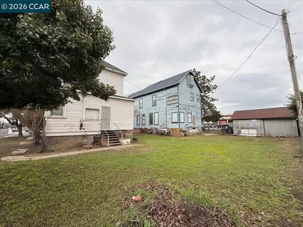 $300,000 | 151 South 3rd Avenue, Oakdale, CA 95361
