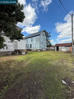 $300,000 | 151 South 3rd Avenue, Oakdale, CA 95361