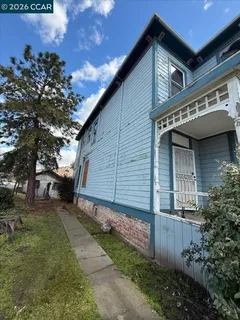 $300,000 | 151 South 3rd Avenue, Oakdale, CA 95361