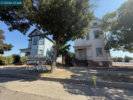 $300,000 | 151 South 3rd Avenue, Oakdale, CA 95361