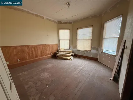 $300,000 | 151 South 3rd Avenue, Oakdale, CA 95361