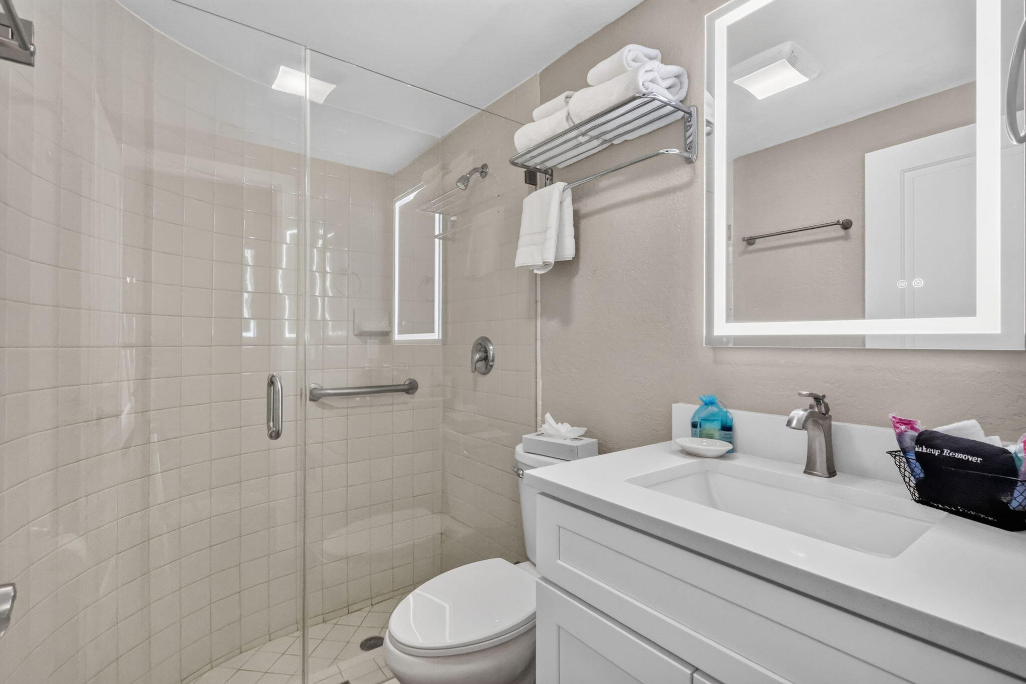 2301 South Ocean Boulevard, Unit 5B Boca Raton, FL 33432 - Photo 3 of 36 Downstairs Bedroom/Bathroom