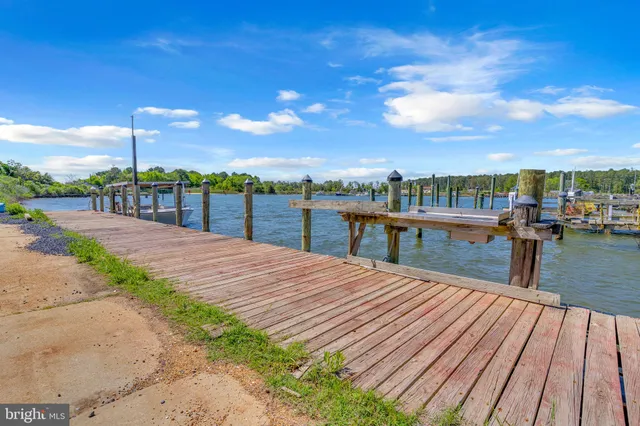 a view of a terrace with sitting area