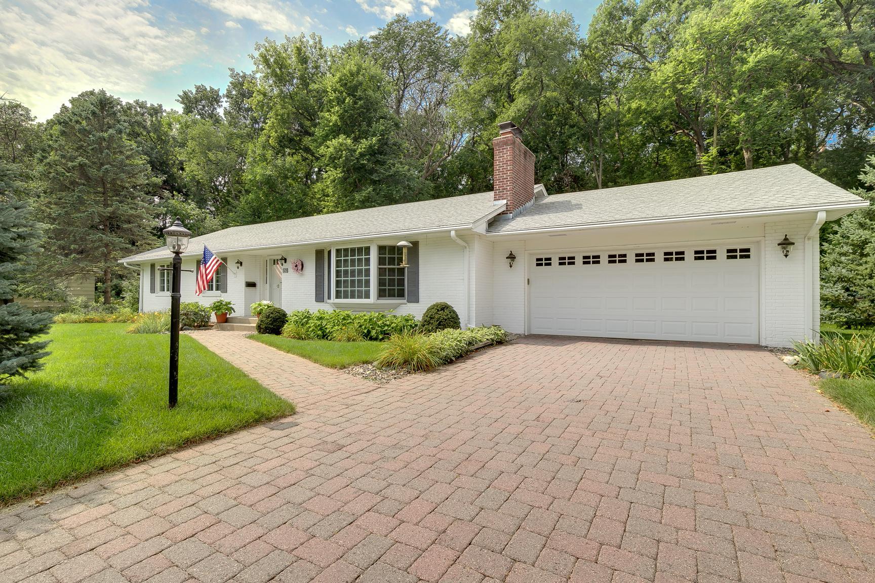 5528 Dundee Road Edina, MN 55436 - Photo 1 of 1