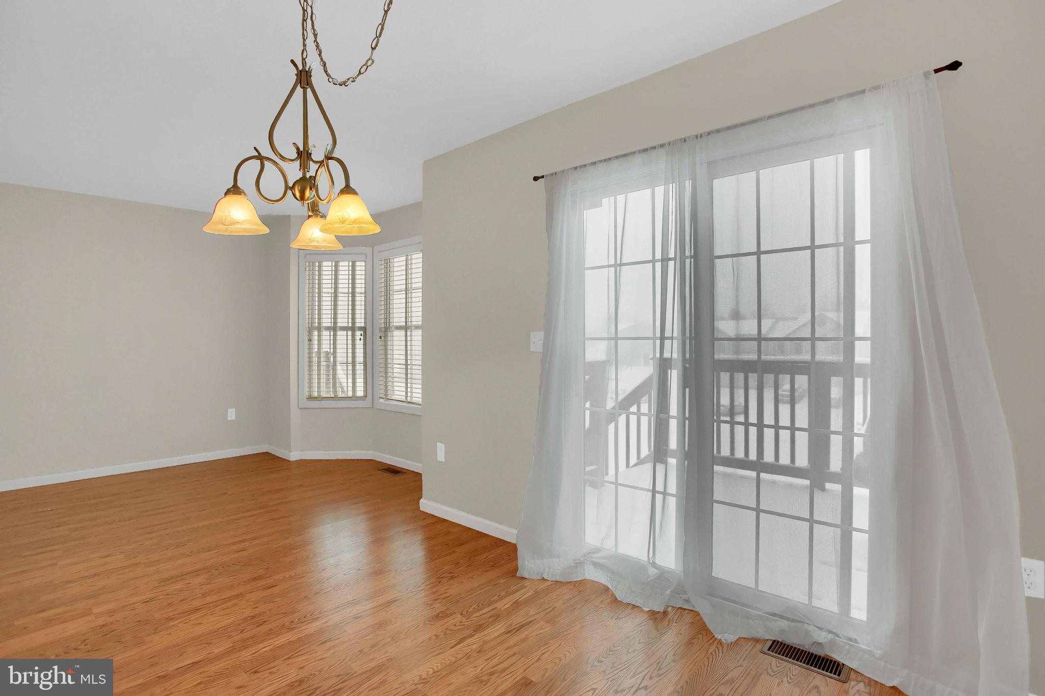 217 Silver Leaf Ridge Harrisburg, PA 17110 - Photo 11 of 30 Dinging/Living