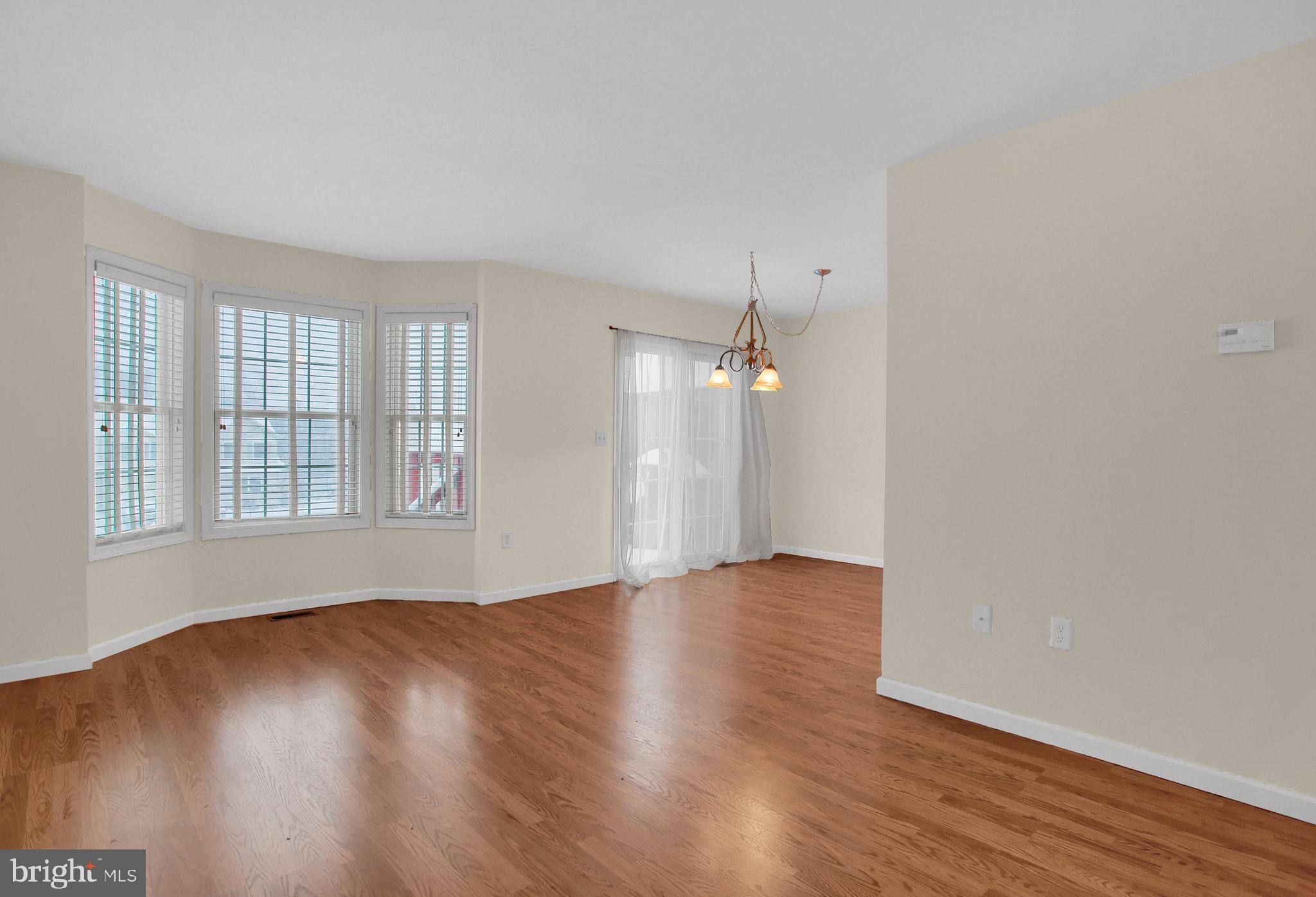 217 Silver Leaf Ridge Harrisburg, PA 17110 - Photo 5 of 30 Living Room/ Dining Area