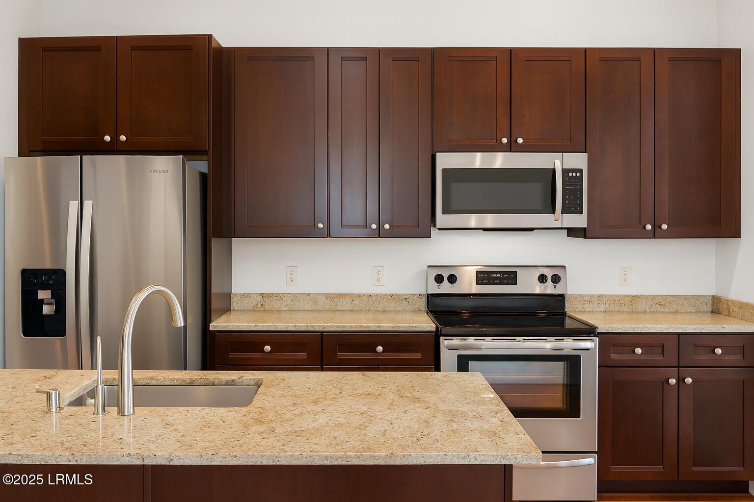 23 Market, Unit B2 Beaufort, SC 29906 - Photo 12 of 35 ChatGPT Image Oct 28, 2025, 06_12_27 PM