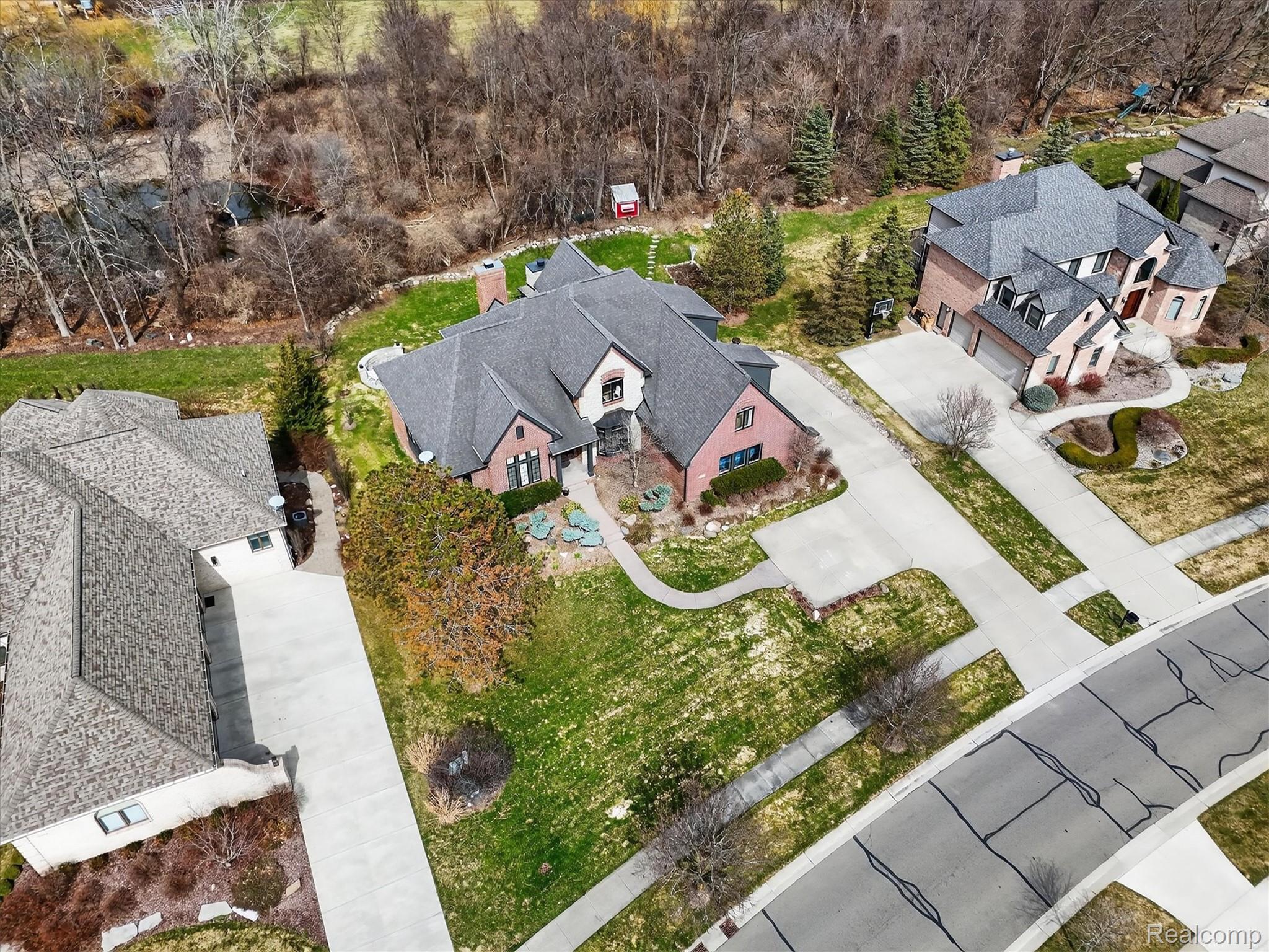 6932 Oakhurst Ridge Road Clarkston, MI 48348 - Photo 64 of 78 Aerial perspective of suburban area