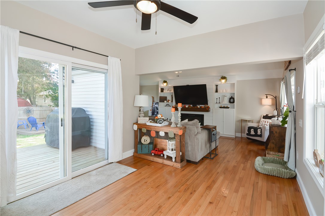 34 Spring Green Road Warwick, RI 02888 - Photo 3 of 38 Gallery Image 3
