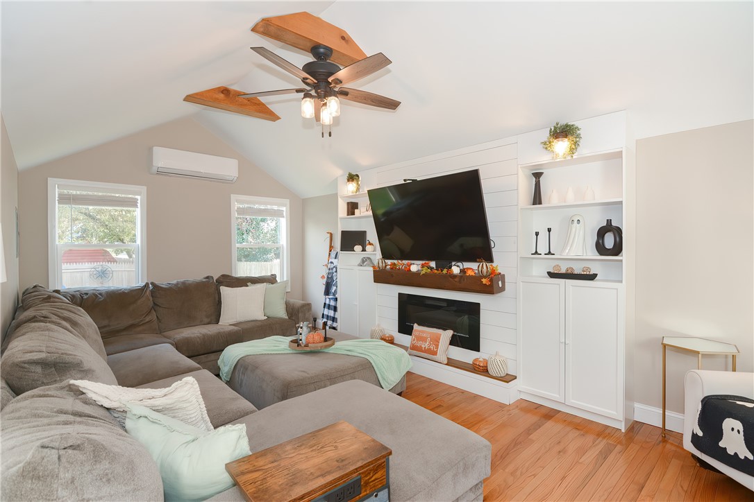 34 Spring Green Road Warwick, RI 02888 - Photo 5 of 38 Gallery Image 5
