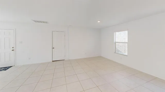 $1,975 | 14065 Haggerston Drive, Pilot Point, TX 76258