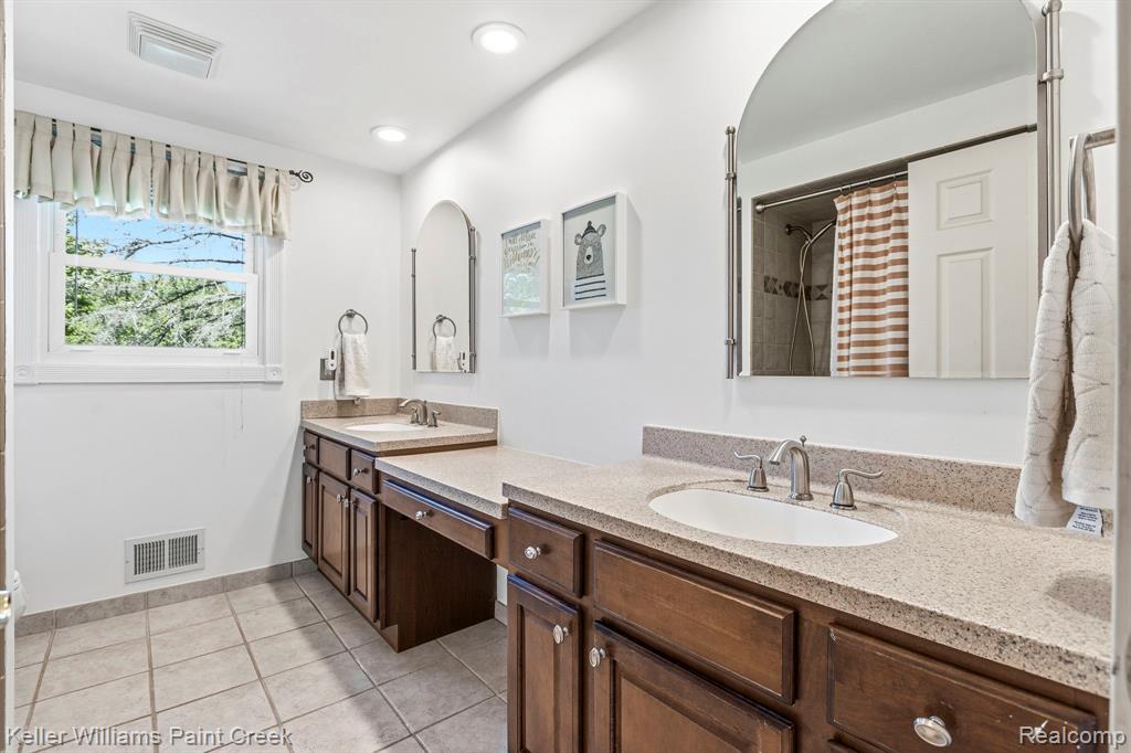 1675 North Kilburn Road Rochester Hills, MI 48306 - Photo 41 of 48