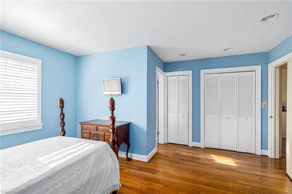 1263 Huntingdon Road Winston-Salem, NC 27104 - Photo 14 of 26 Master bedroom
