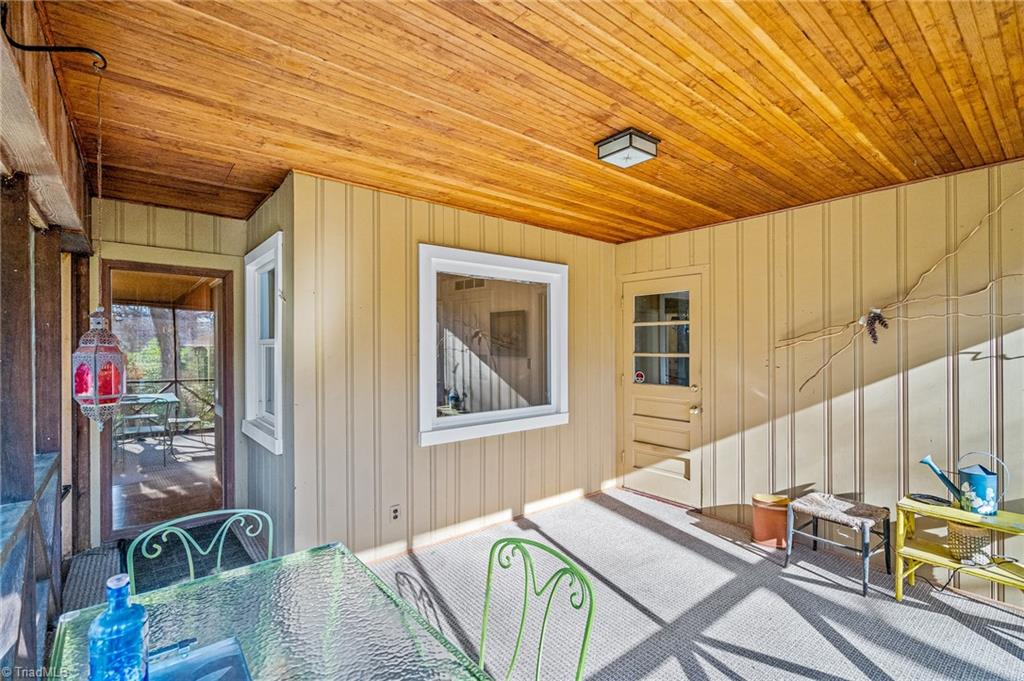 1263 Huntingdon Road Winston-Salem, NC 27104 - Photo 20 of 26 Screened porch