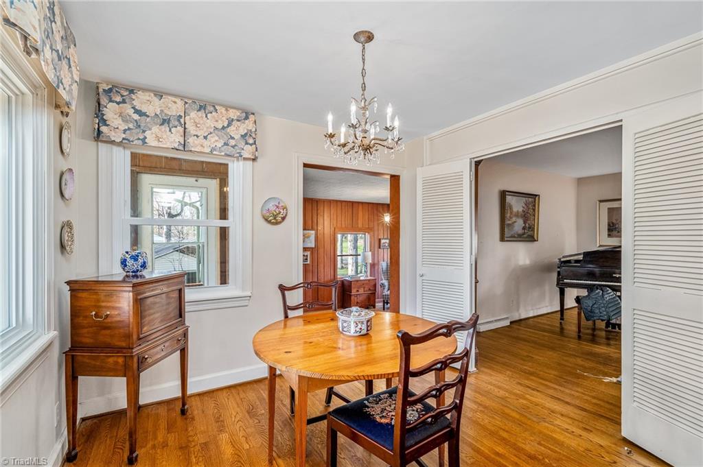 1263 Huntingdon Road Winston-Salem, NC 27104 - Photo 7 of 26 Dining room