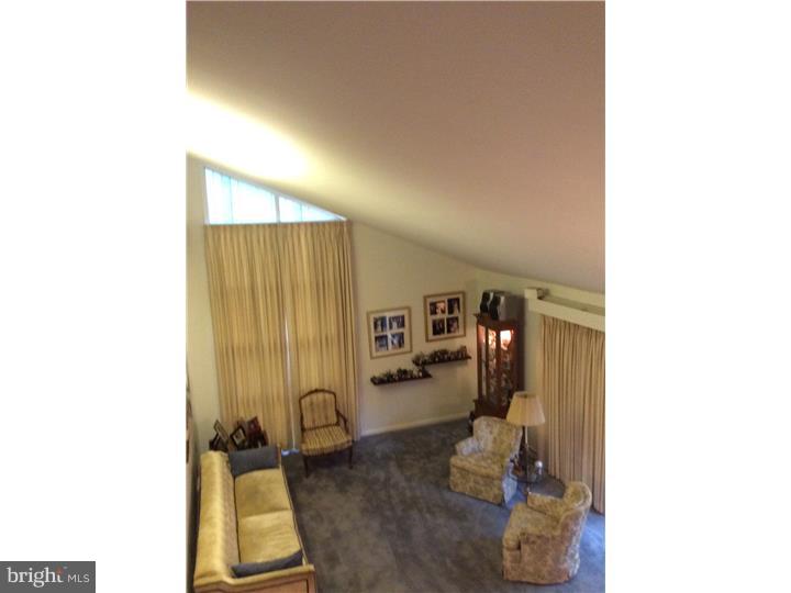 305 Red Barn Road Willow Grove, PA 19090 - Photo 15 of 20 Living Room