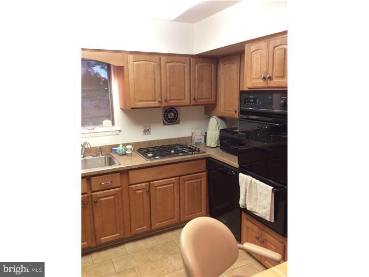 305 Red Barn Road Willow Grove, PA 19090 - Photo 5 of 20 Kitchen