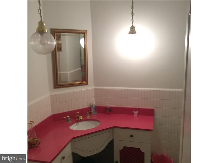 305 Red Barn Road Willow Grove, PA 19090 - Photo 8 of 20 Bathroom