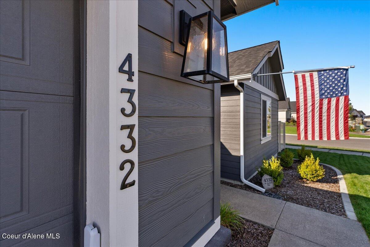 4332 West Enclave Way Coeur D'Alene, ID 83815 - Photo 23 of 52 05-Front walkway
