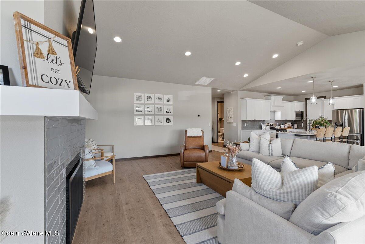 4332 West Enclave Way Coeur D'Alene, ID 83815 - Photo 26 of 52 11-Living Room