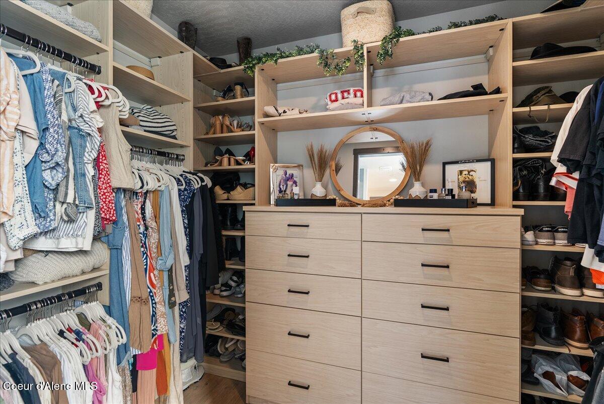 4332 West Enclave Way Coeur D'Alene, ID 83815 - Photo 10 of 52 27-Primary closet
