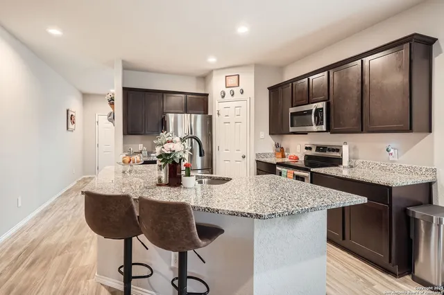 $295,000 | 13039 Heathers Sun, St. Hedwig, TX 78152