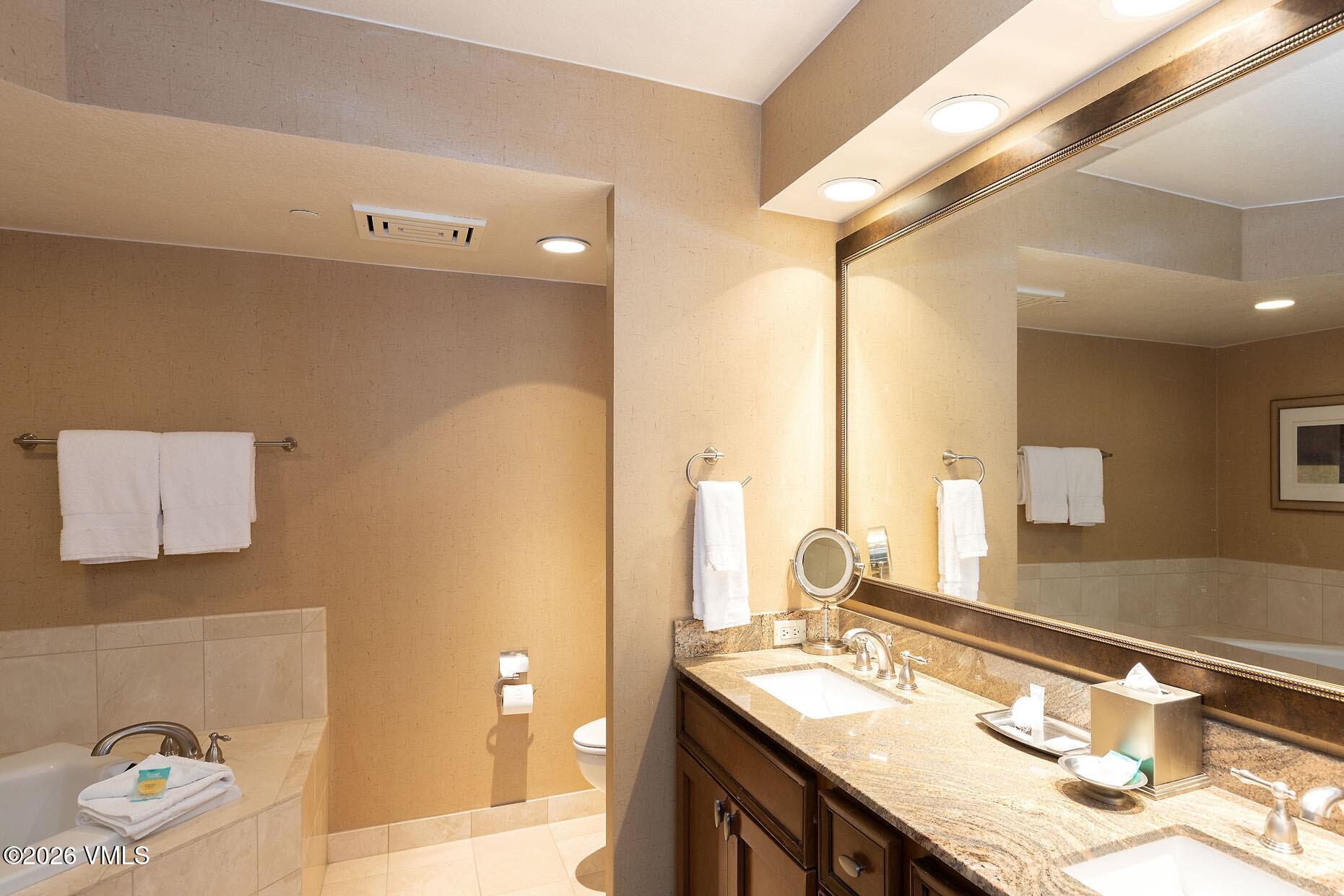 210 Offerson Road, Unit R206 WEEK 4 SUMMER FLOAT Beaver Creek, CO 81620 - Photo 13 of 32 0E7A0350-NW