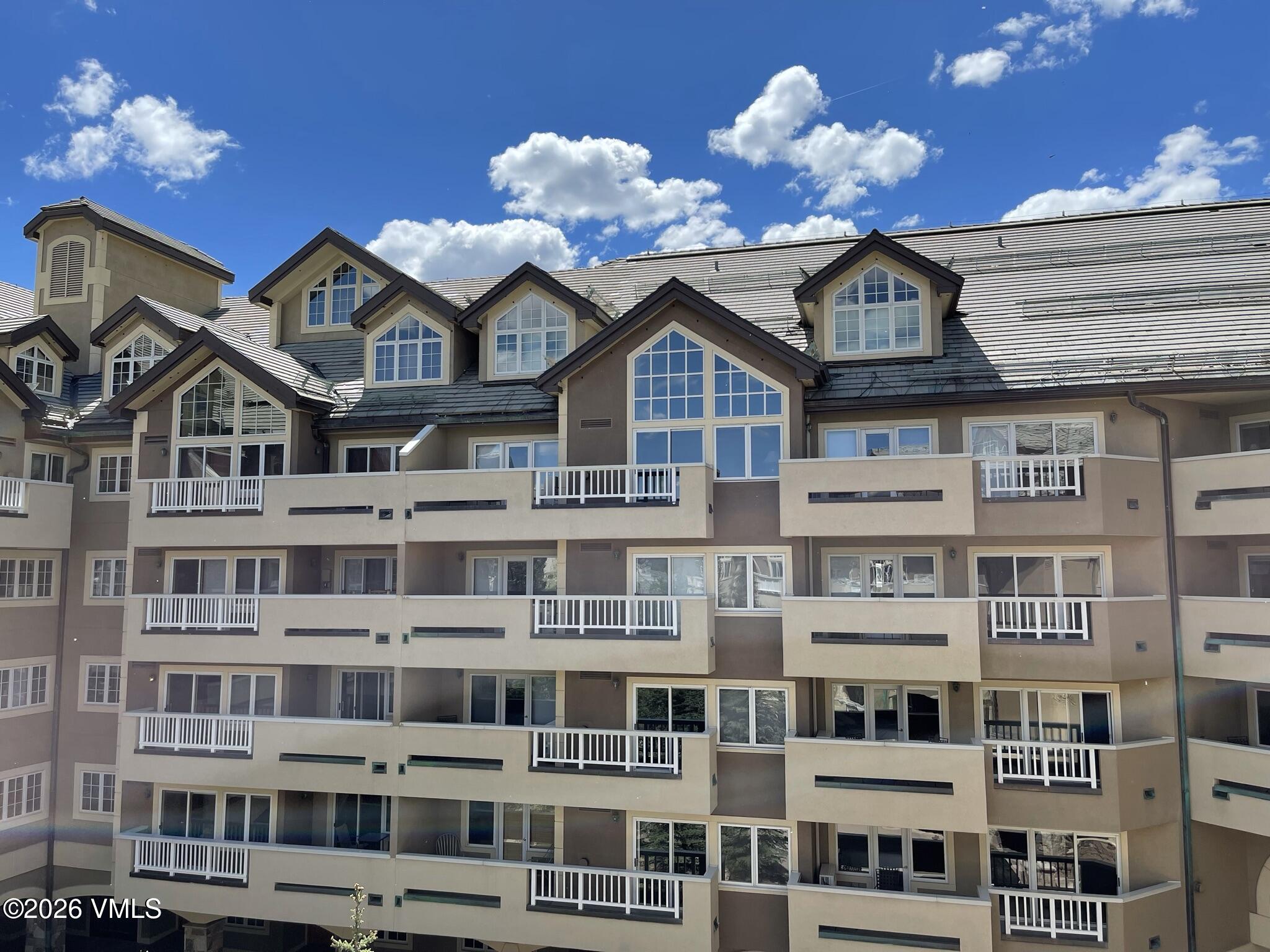 210 Offerson Road, Unit R206 WEEK 4 SUMMER FLOAT Beaver Creek, CO 81620 - Photo 4 of 32 IMG_0037