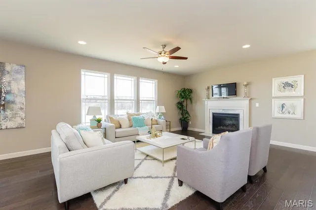 $484,900 | 1 Tbb Carver @ Ryehill Manor Street, St. Peters, MO 63376