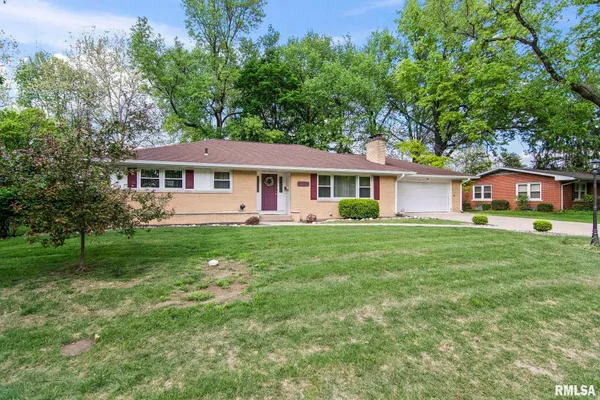 $259,900 | 13 Top Hill Lane, Springfield, IL 62704