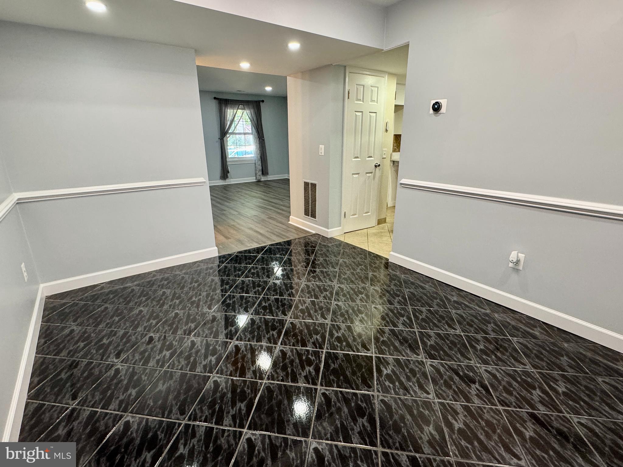 3664 Tavern Way Triangle, VA 22172 - Photo 9 of 28 a view of a hallway