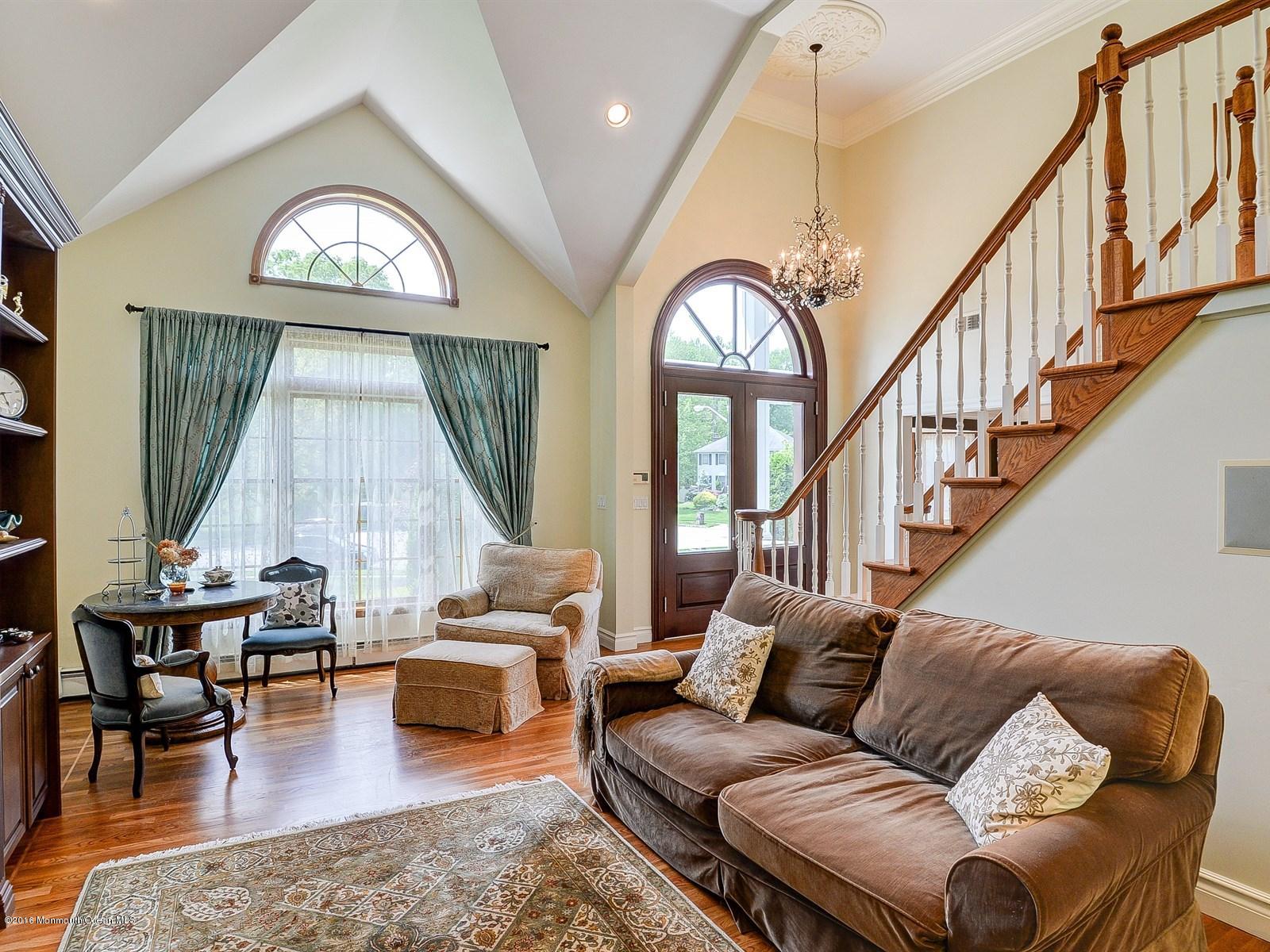 52 Oxford Road Manalapan, NJ 07726 - Photo 14 of 49 Living