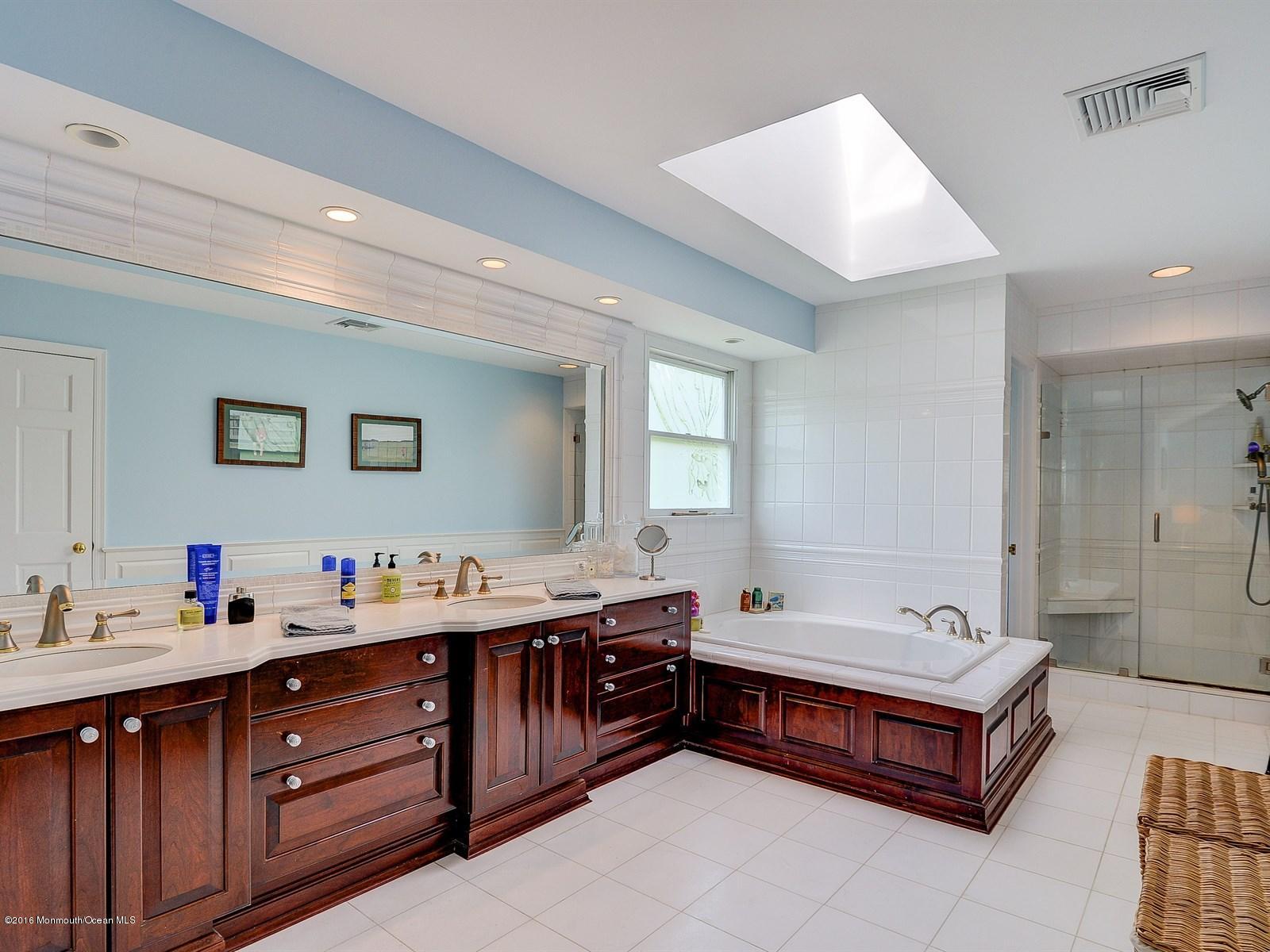 52 Oxford Road Manalapan, NJ 07726 - Photo 20 of 49 Master Bathroom