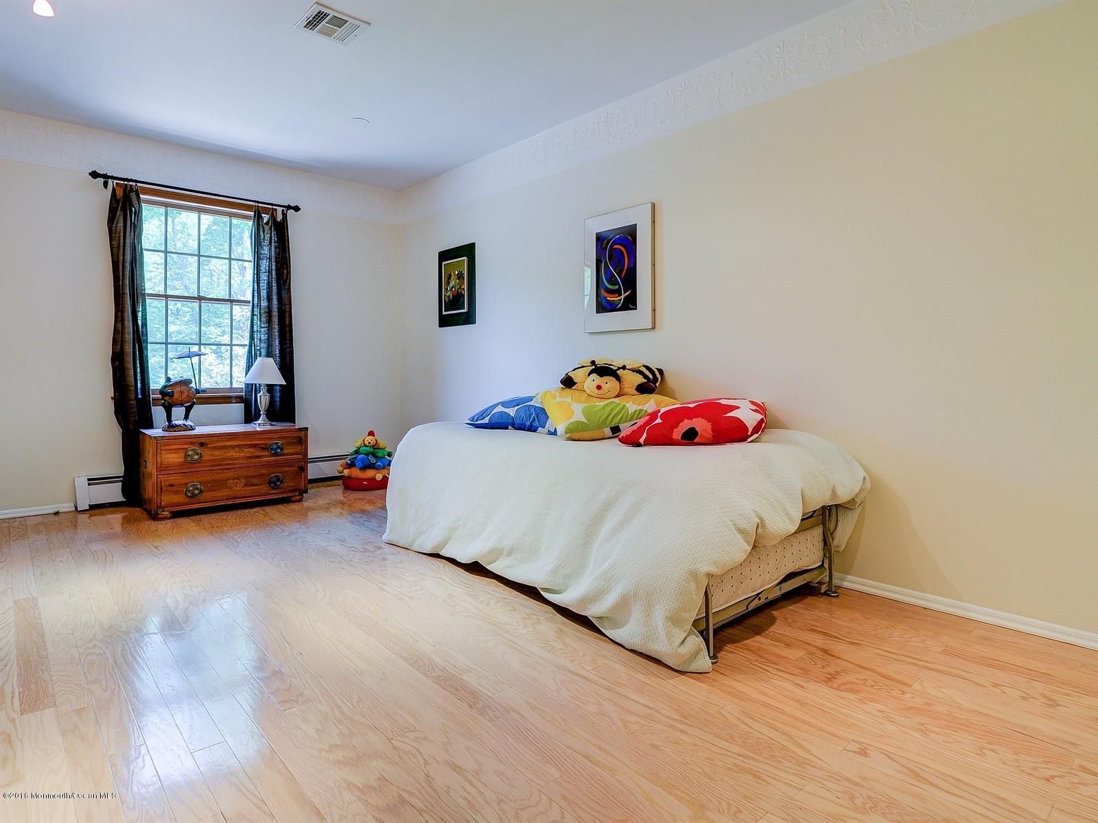 52 Oxford Road Manalapan, NJ 07726 - Photo 22 of 49 Bedroom