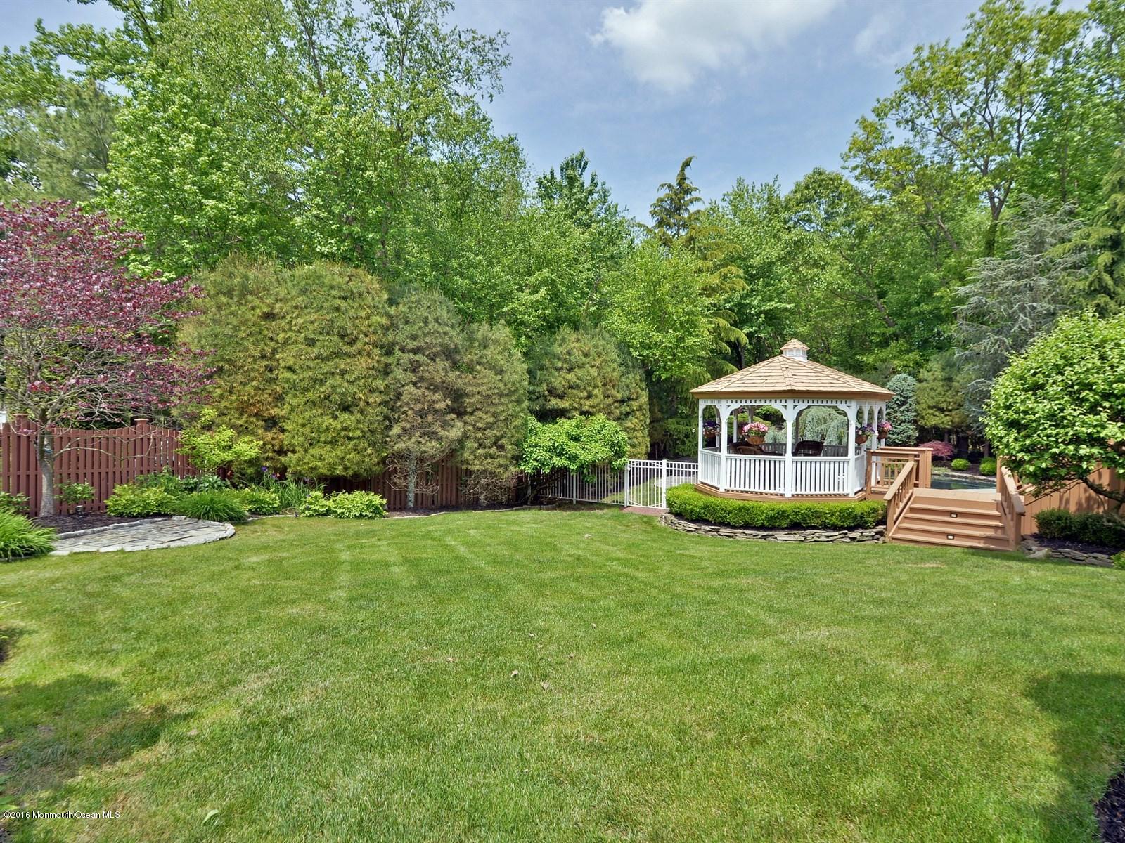 52 Oxford Road Manalapan, NJ 07726 - Photo 32 of 49 Backyard