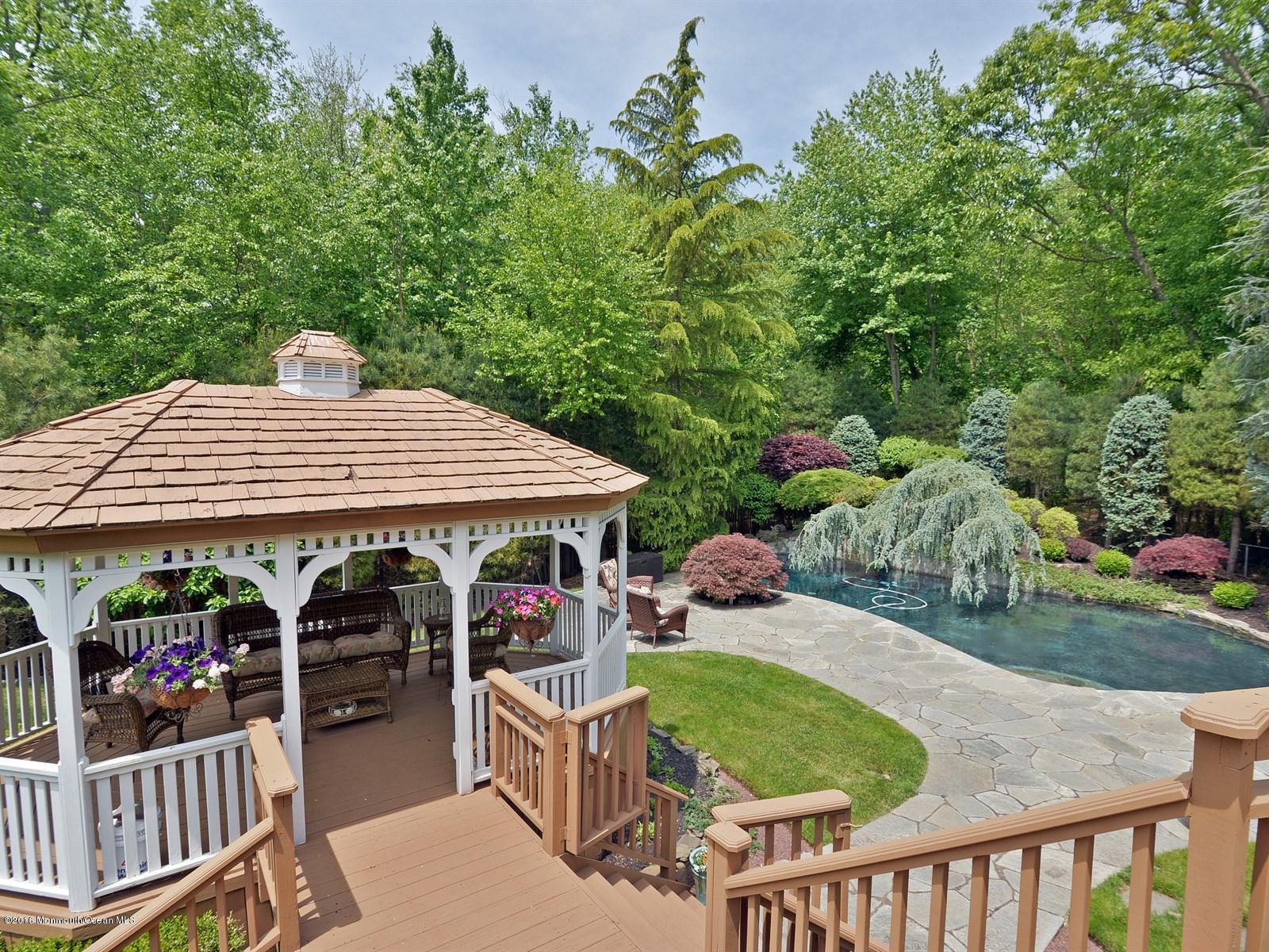 52 Oxford Road Manalapan, NJ 07726 - Photo 34 of 49 Backyard